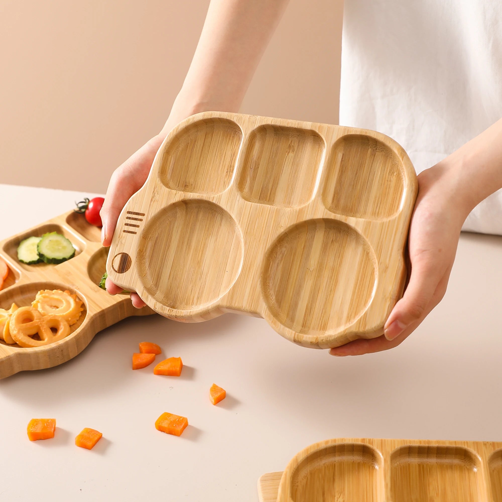 Conjunto de Prato e Talheres de Silicone e Bambu